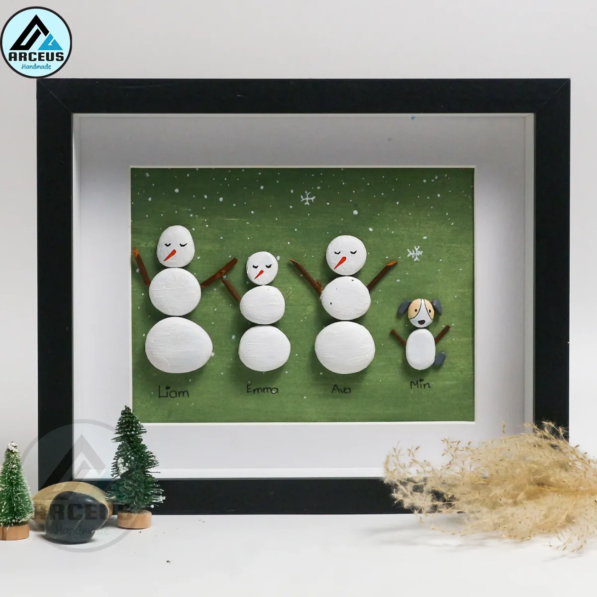 XNJPG AMZ00118-2 Personalized Christmas Family Pebble Art, Family Christmas Pebble Art, Custom Family with Pets, Pebble Art Gift, Snowman Family Pebble Frame - Image 1